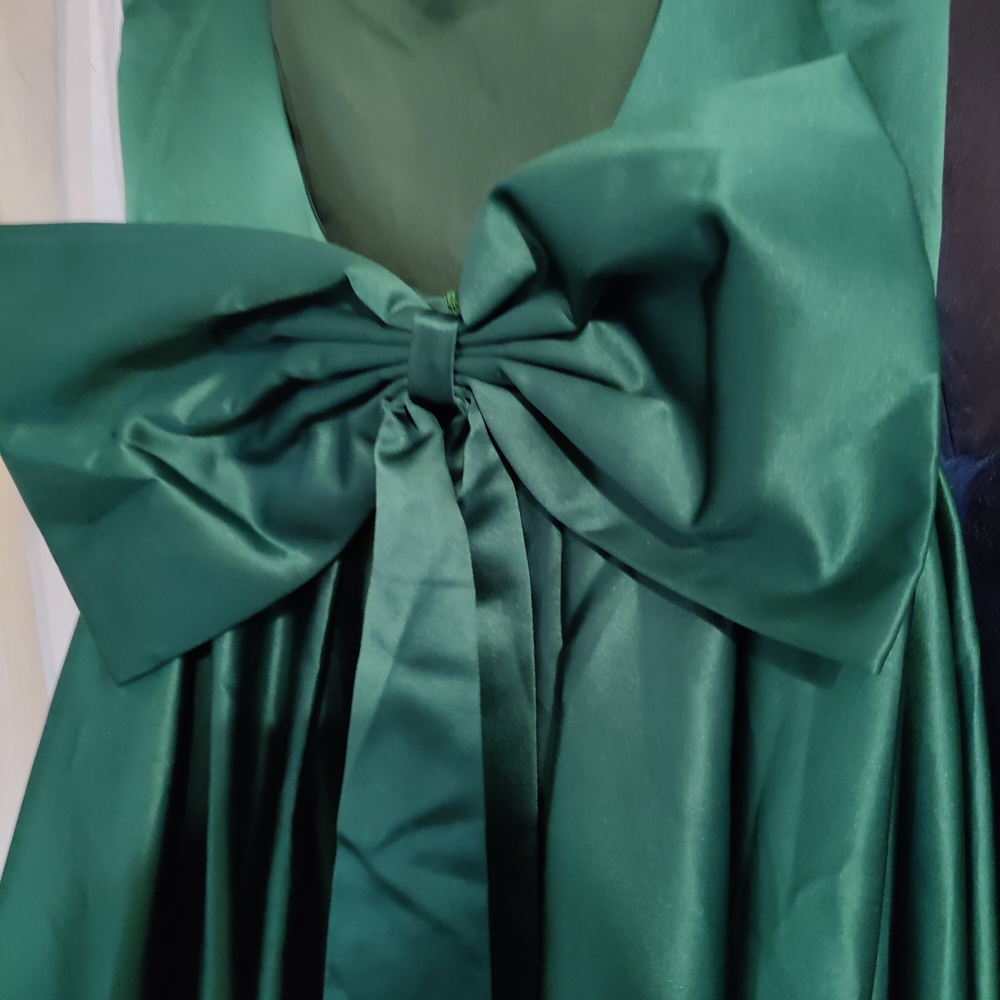 New You Get Both Elegant Green and Navy Kids Dresses - Picture 10 of 16